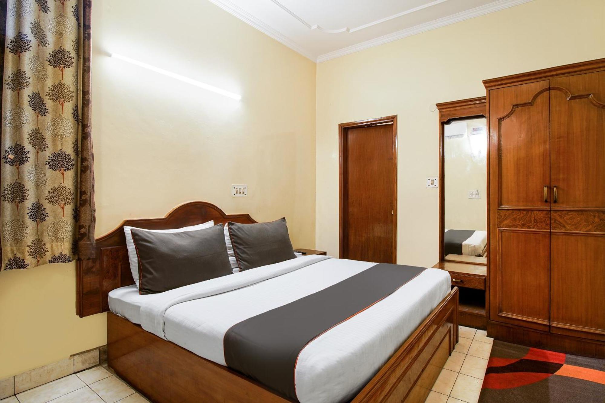 Oyo Maya Palace New Delhi Extérieur photo